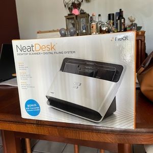 Neat desk!! Never used